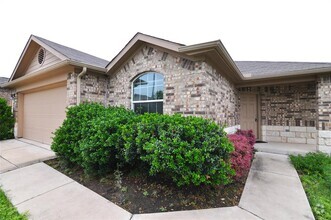 Building Photo - 106 Leona River Trl