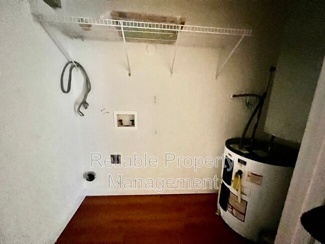 Building Photo - 203 Sturbridge Dr