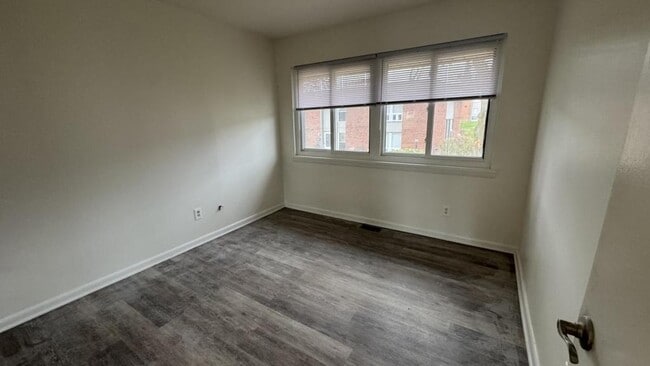 Building Photo - 314 College Park Dr