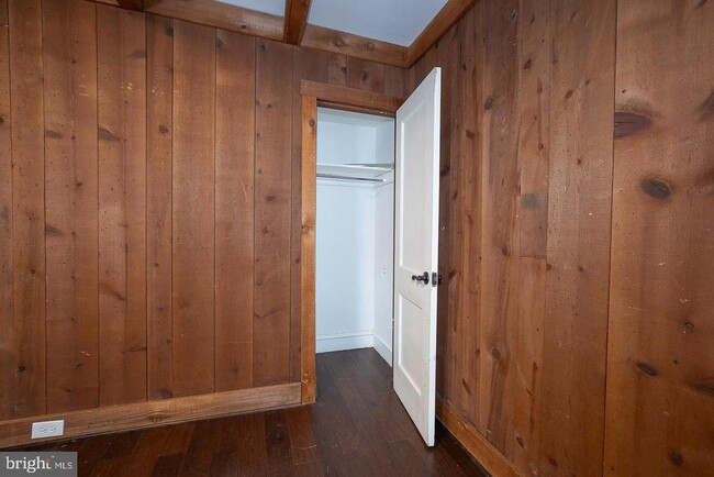 Building Photo - 625 Chelten Hills Dr