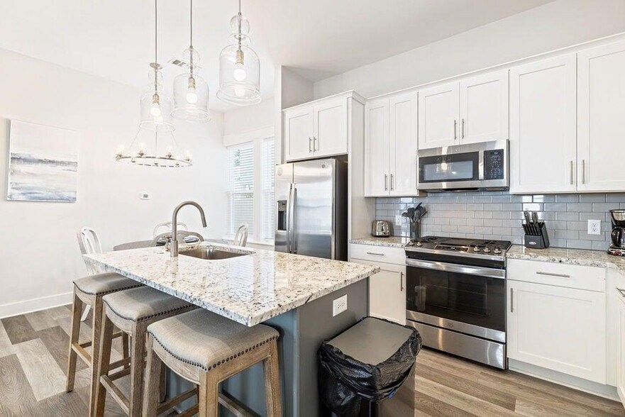 Building Photo - 24 Beach View Dr