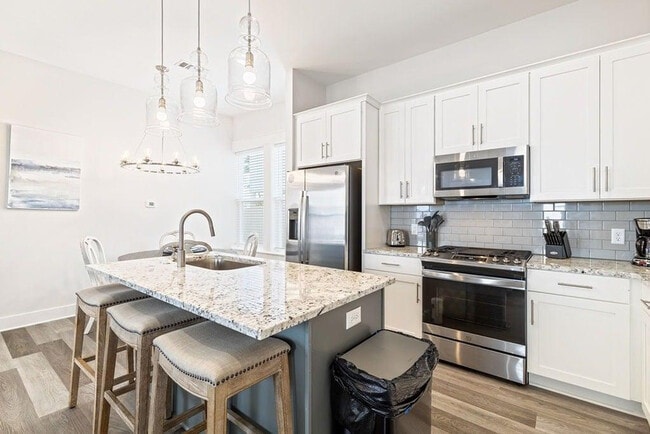 Building Photo - 24 Beach View Dr