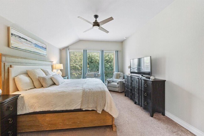 Building Photo - 104 Indian Paintbrush Trl