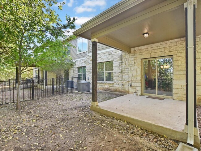 Building Photo - 516 E Slaughter Ln