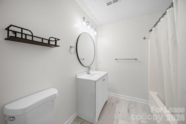 Building Photo - 1110 Chandler Dr