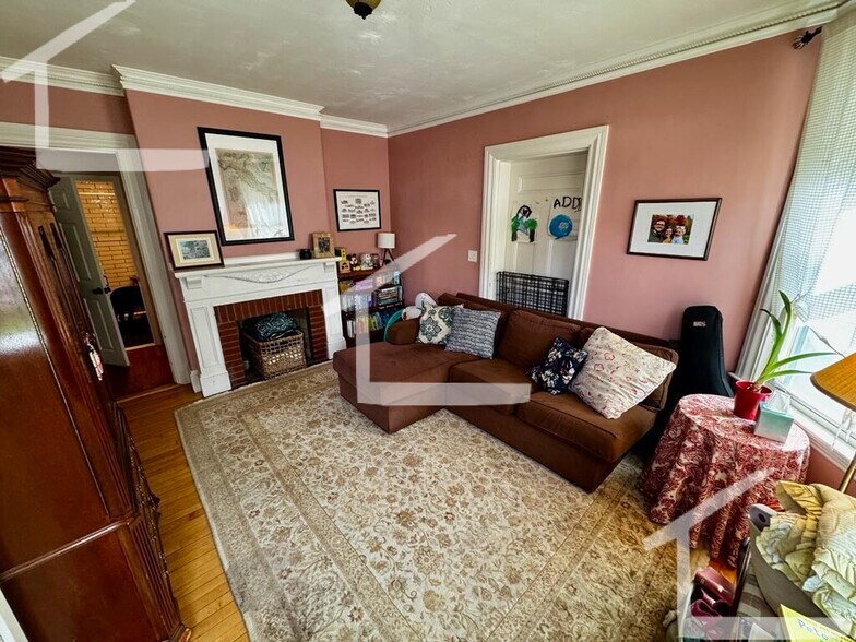 Building Photo - 30 Bentley St