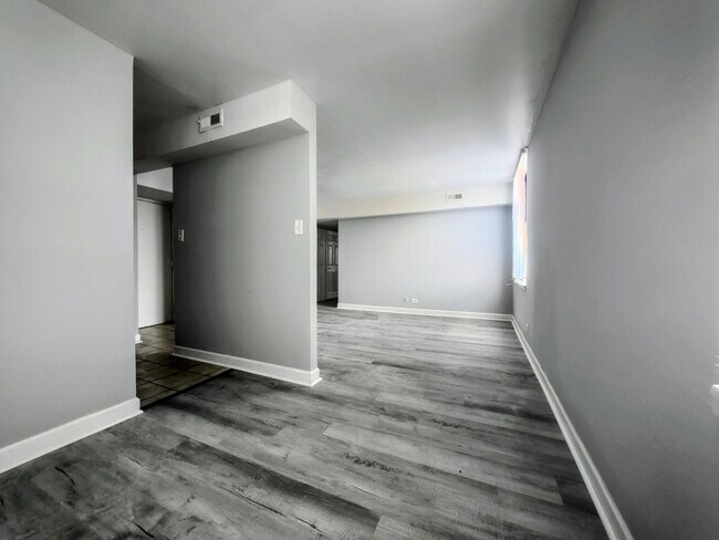 Building Photo - 1840 S Karlov Ave