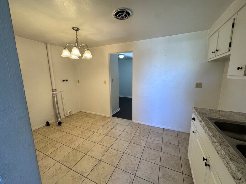 Kitchen and laundry - 106 Spruce St