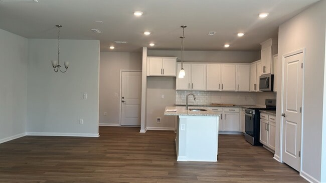 Building Photo - 2919 Denson Rd