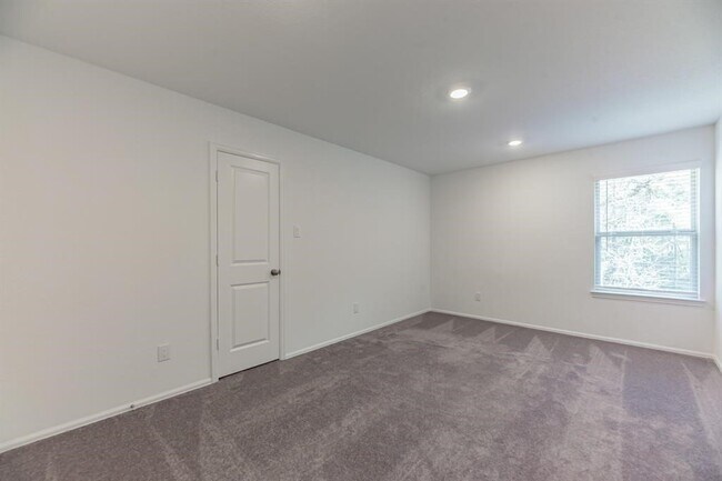 Building Photo - 6016 Heritage Creek Ln