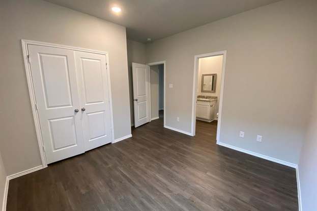 Building Photo - 10734 Royal York Dr