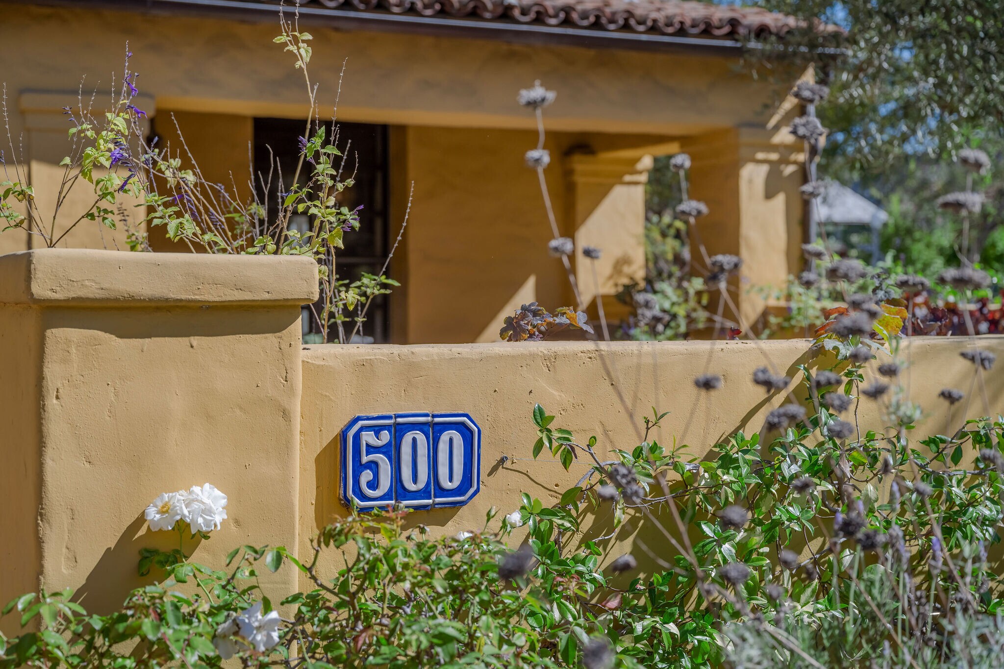 Building Photo - 500 N Las Palmas Ave