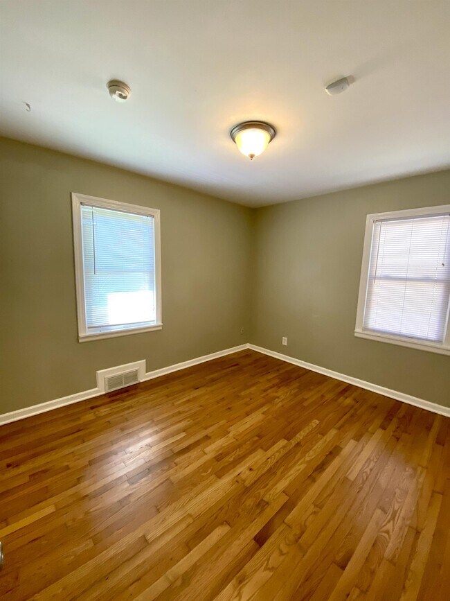 Building Photo - 6034 Juniper Dr