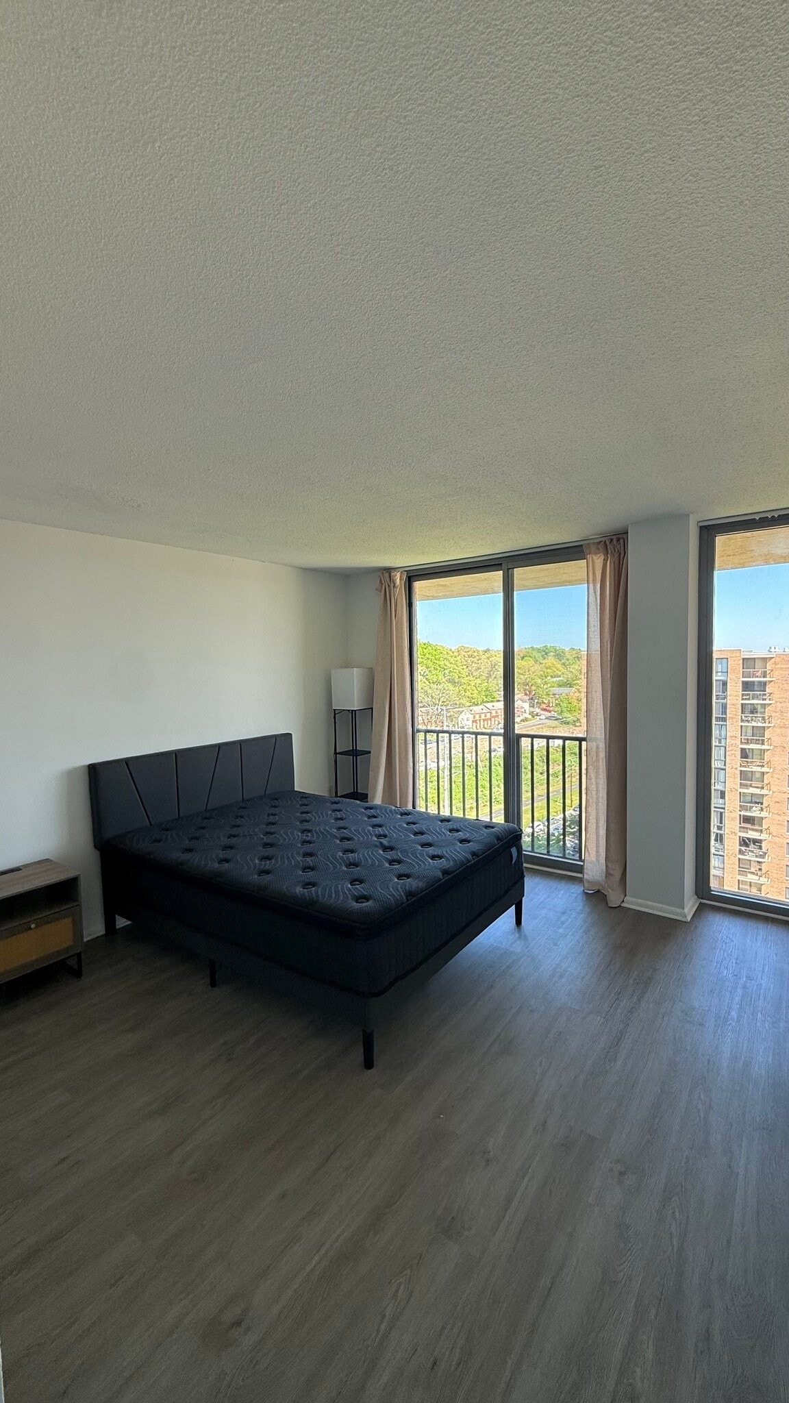 Building Photo - 4600 S Four Mile Run Dr