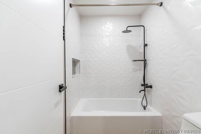 Building Photo - 6876 Palmar Ct