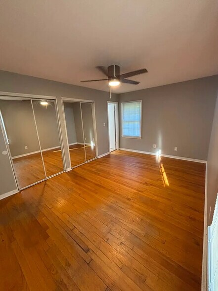 Building Photo - 320 Vanderbilt Dr