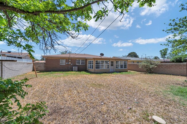 Building Photo - 1311 E 52nd St