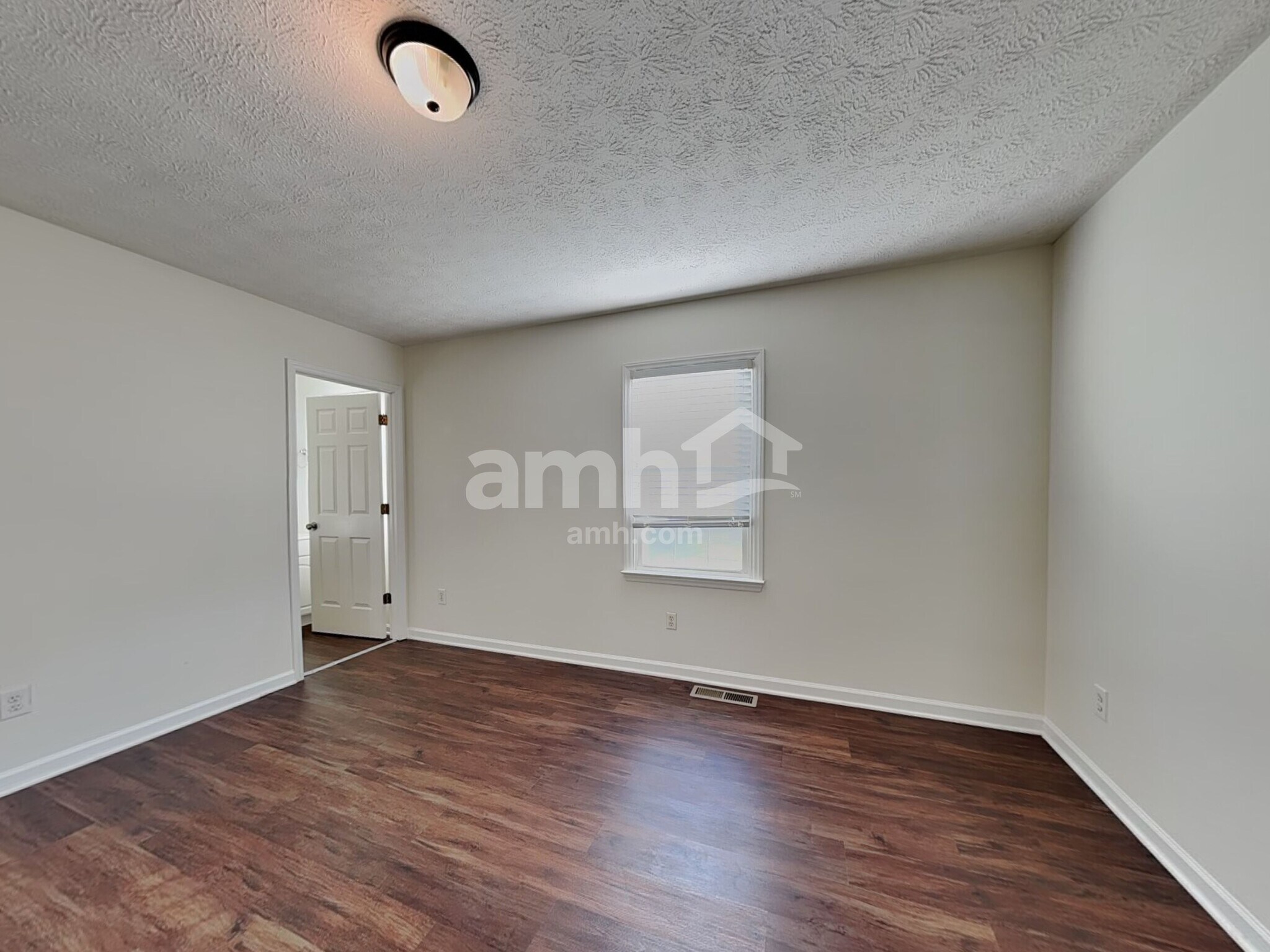 Building Photo - 541 Clyde Dr