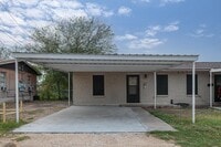 Building Photo - 504 W 7th St