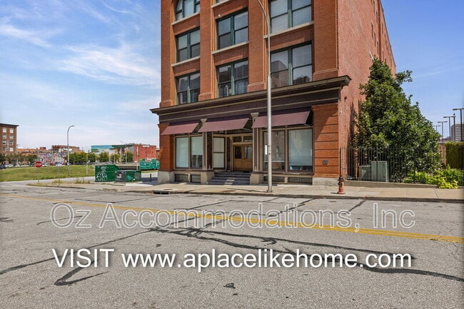 Building Photo - 609 Central St