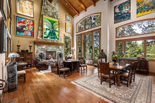 Building Photo - 345 Country Club Dr