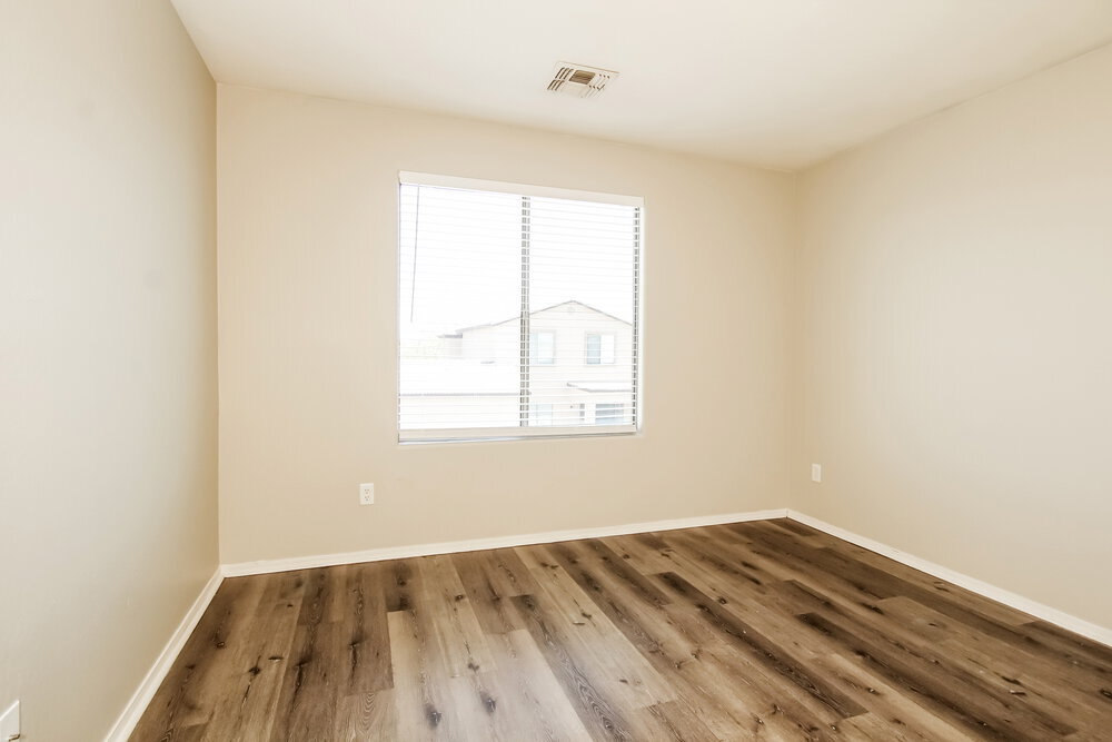 Building Photo - 7907 S 50th Ln