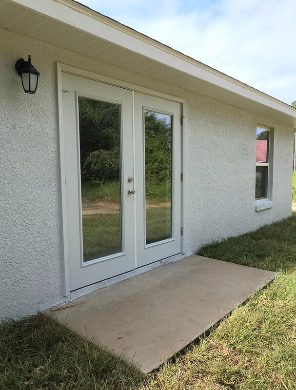 Building Photo - 440 Locust Rd