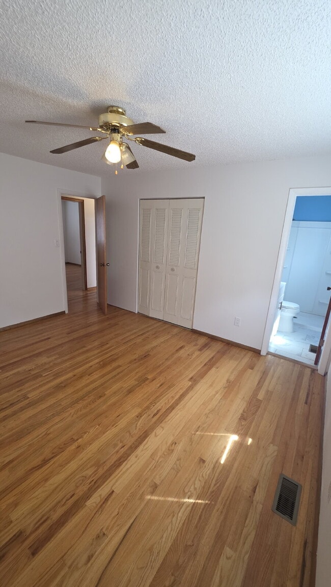 Building Photo - Spacious 3 Bed/ 3 Bath in Widefield Cul-de-Sac