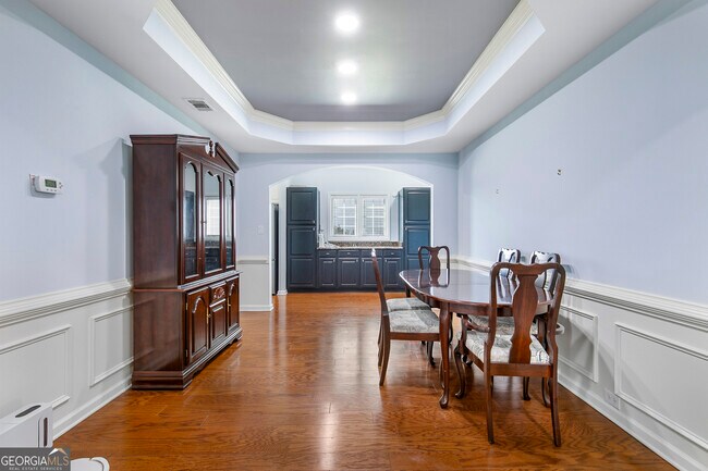 Building Photo - 6461 Edgewater Cove