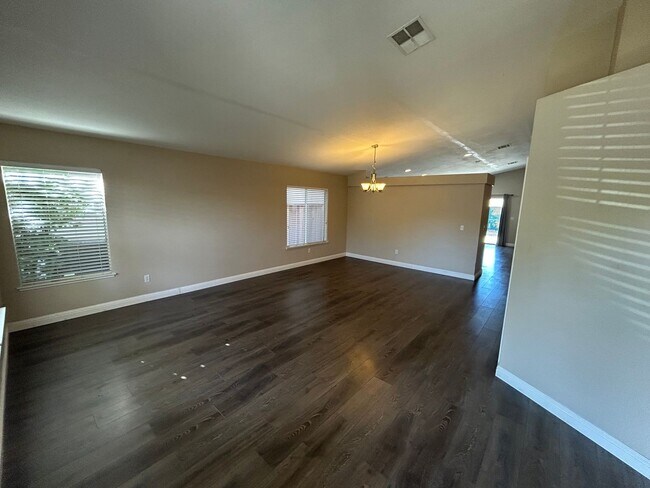 Building Photo - 1145 Stonecrest Dr