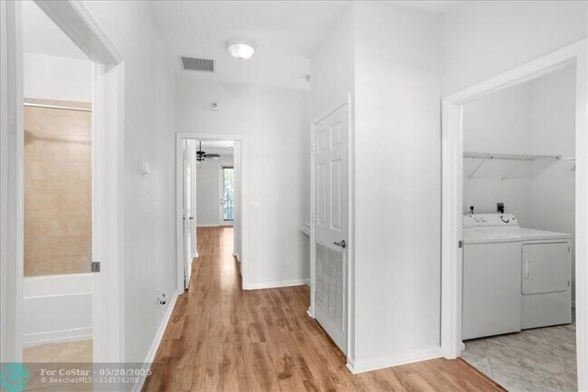 Building Photo - 4742 Sierra Ln