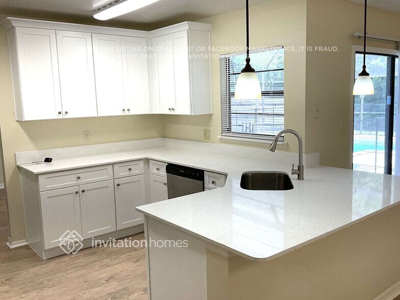 Building Photo - 1004 Turtle Creek Dr