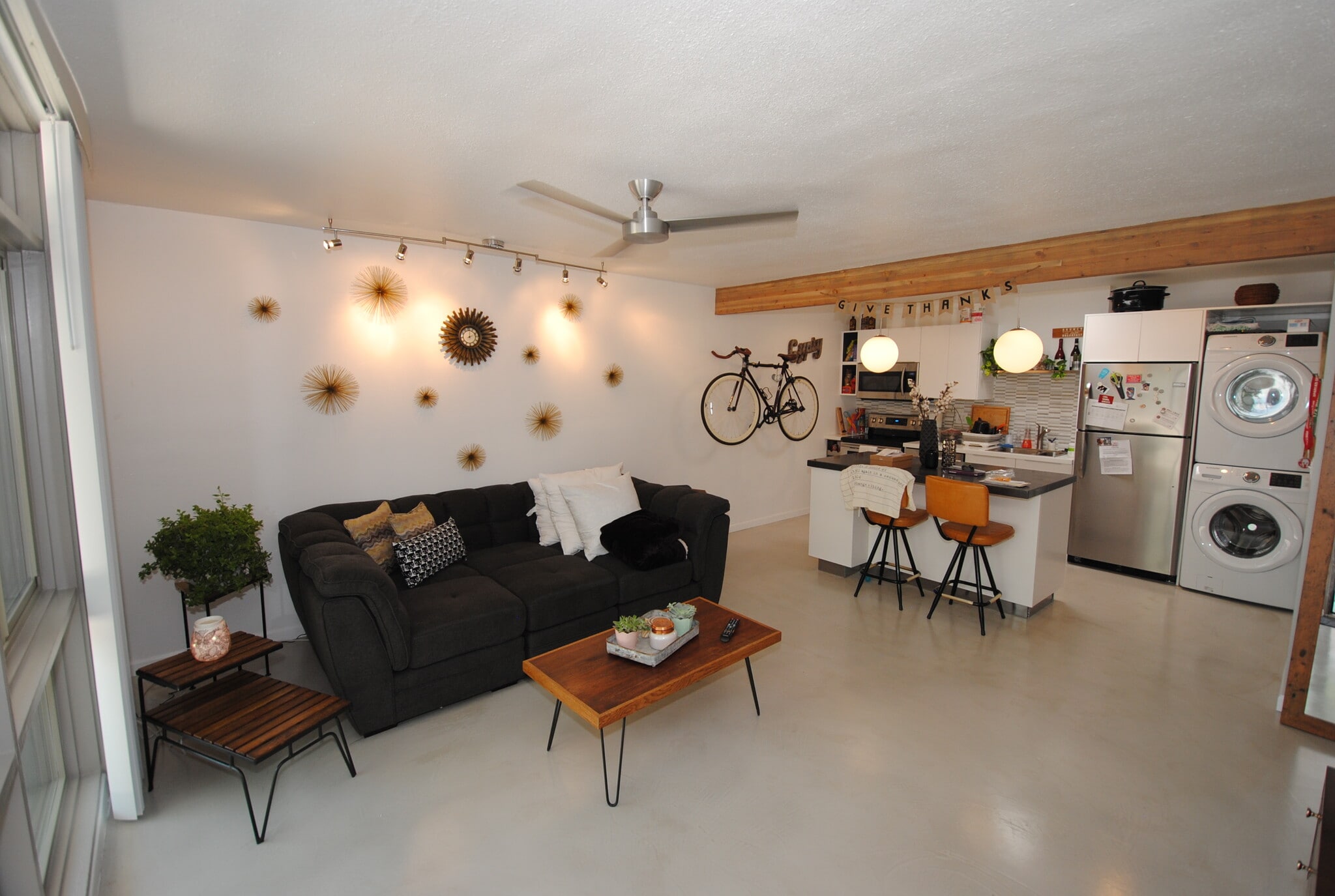 Unit B - 425 W Colter St