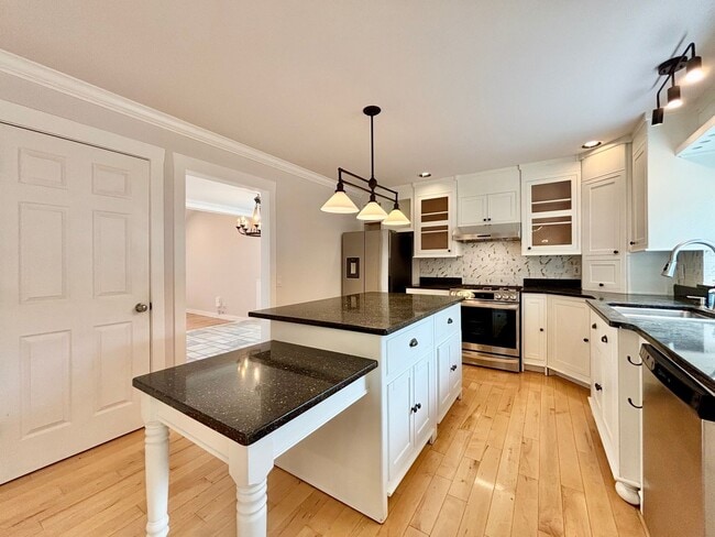 Building Photo - Great SFH for rent in North Rose Hill