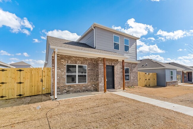 Building Photo - Spacious Home in Fayetteville!