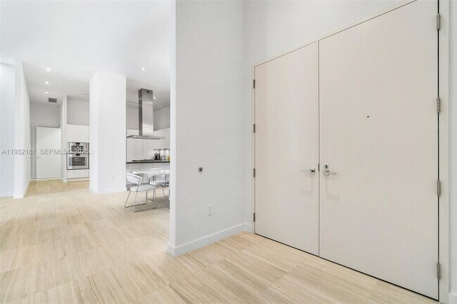 Building Photo - 4701 Meridian Ave