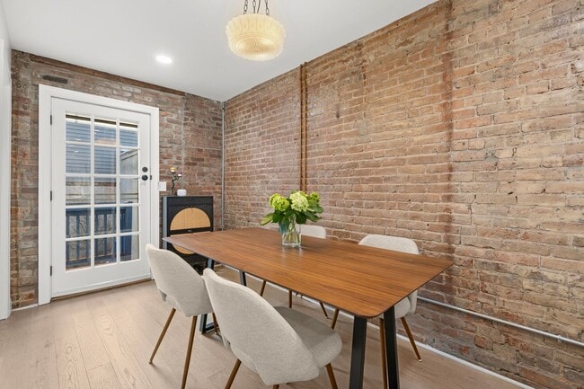 Building Photo - 302 4th St