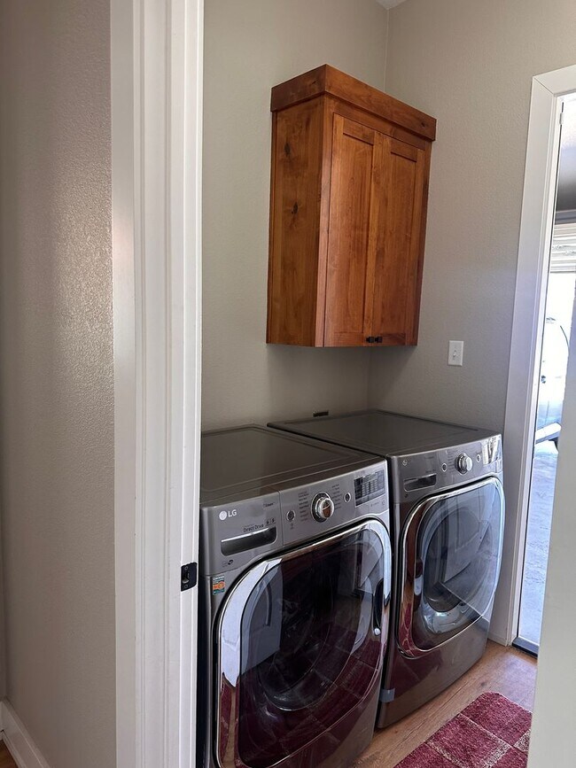 Building Photo - LAKE FRONT PROPERTY!  4/3/2; FULLY  FURNISHED