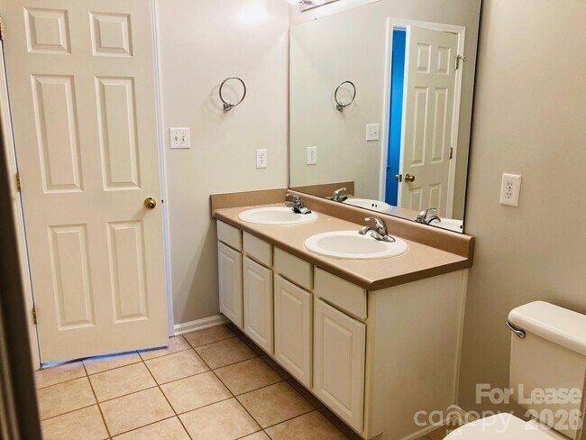 Building Photo - 8004 Strandhill Rd