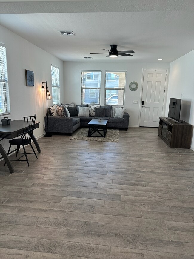 Building Photo - 25238 N 142nd Dr