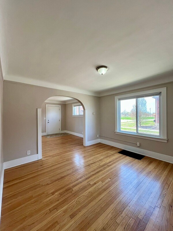 Building Photo - 162 Labadie St