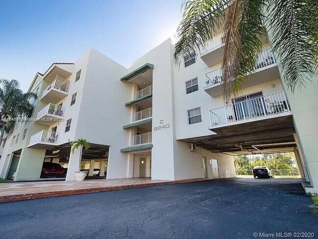 Primary Photo - 8240 SW 210th St