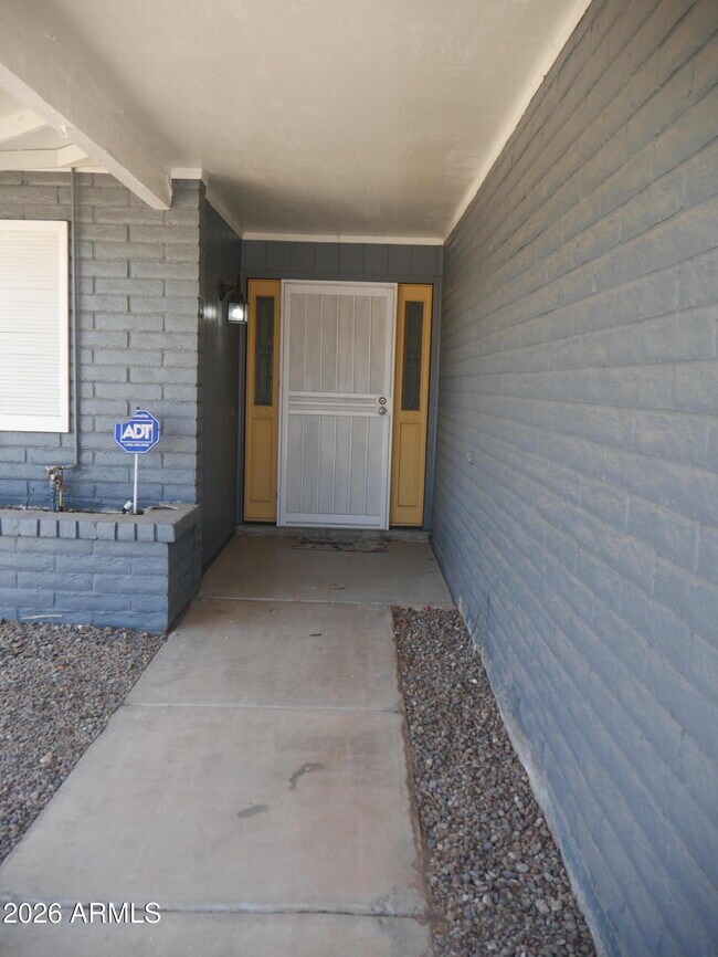 Building Photo - 1201 W Loughlin Dr