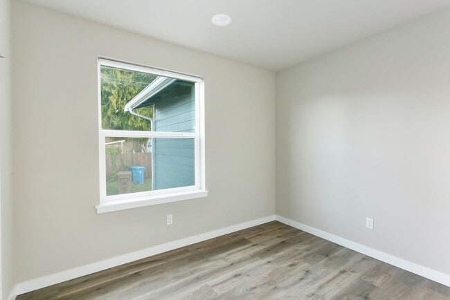 Building Photo - Charming Private 2BD/1BA DADU in Tacoma – $2,250/mo