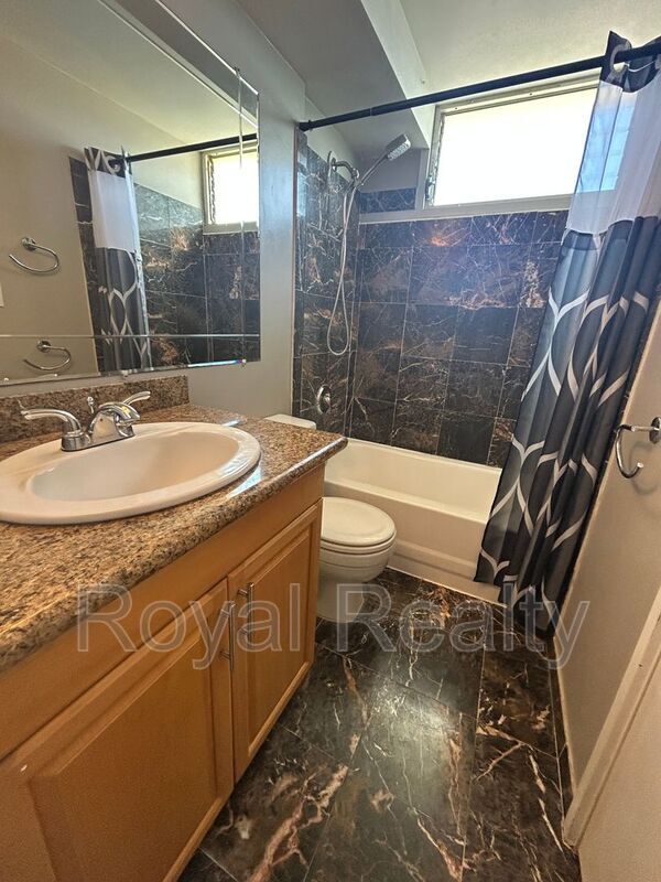 Building Photo - 1060 Kamehameha Hwy