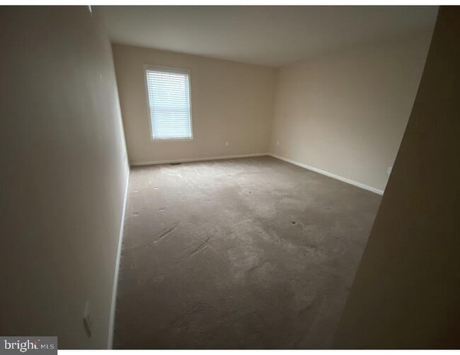 Building Photo - 216 Hoyer Ct