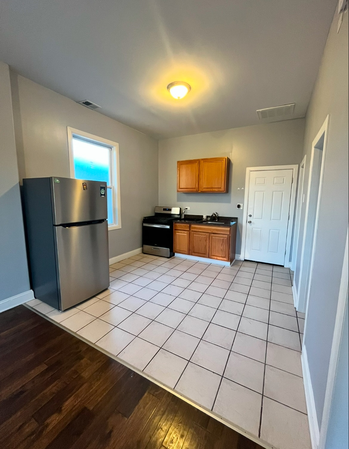 Building Photo - 5941 S Aberdeen St