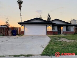 Building Photo - Lovely Home Near Palla Elementary!