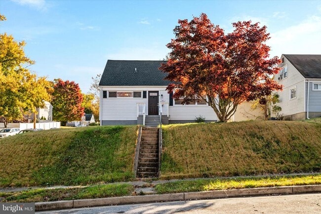 Building Photo - 741 Silver Creek Rd