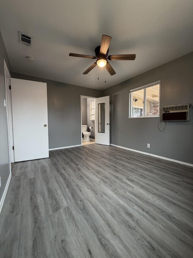 Building Photo - Charming 3-Bed, 2-Bath Gem with 1,372 Sq Ft of Comfort in Modesto!